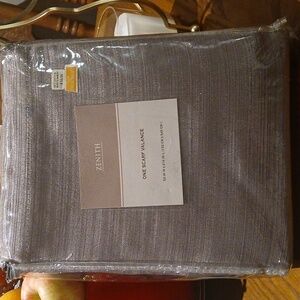 Zenith one scarf valance for window